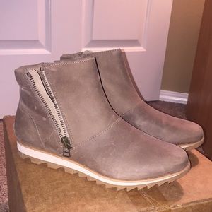 New!  Never worn Sorel boots
